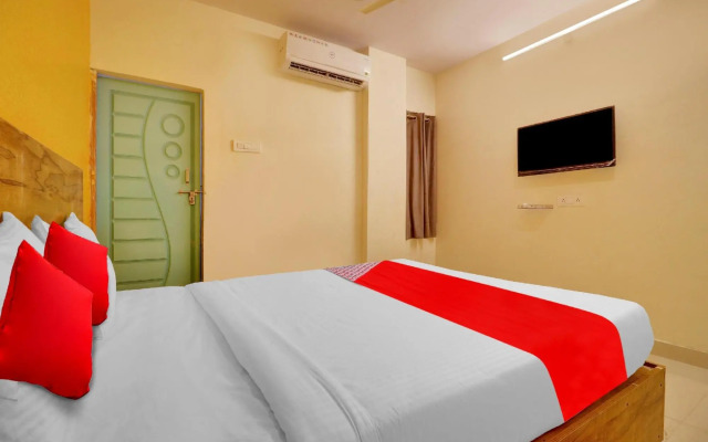 OYO Flagship 80468 Hotel R Square