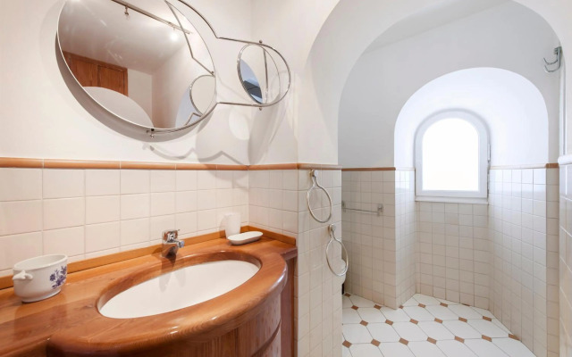 Ancient Palace In Downtown Rome