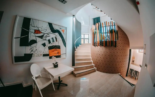 Eter Hotel