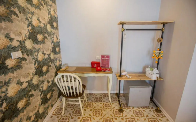 ZEN Rooms Manee Nopparat Soi 1