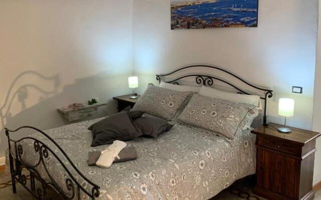 Mena Holiday House
