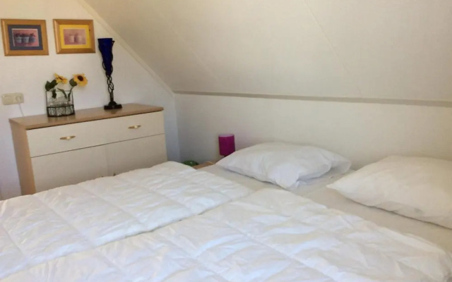 Bungalow for 6 People Near Beach
