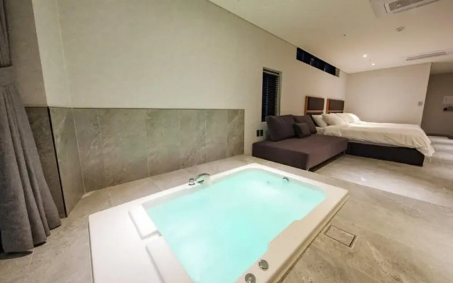 W spa pool villa A