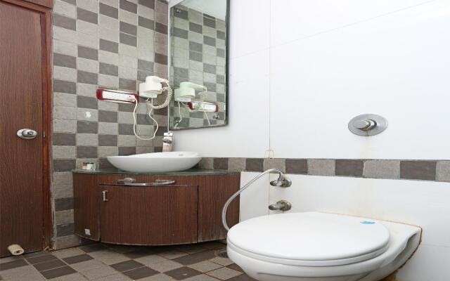 OYO 10690 Florence Hotel