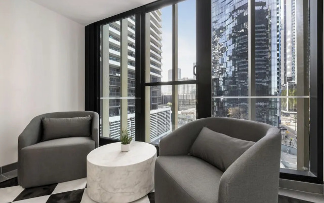 City Road Apartment by Urban Rest