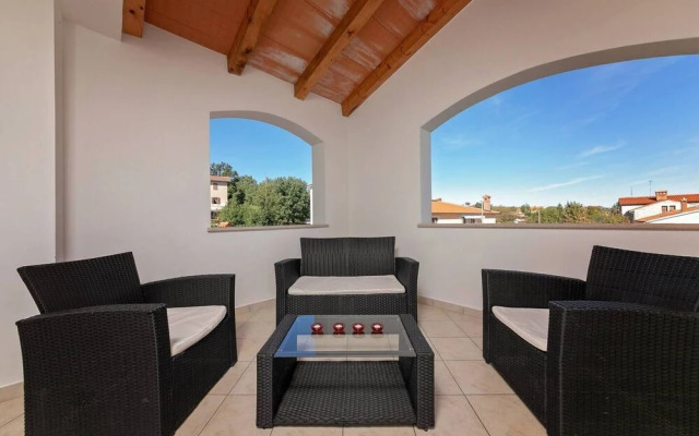 Charming 6-bed Villa in Vižinada