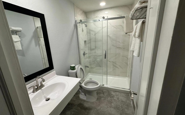 Suburban Studios Newport News – Hampton