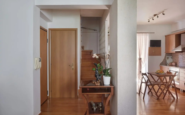 Evi's Voula Home