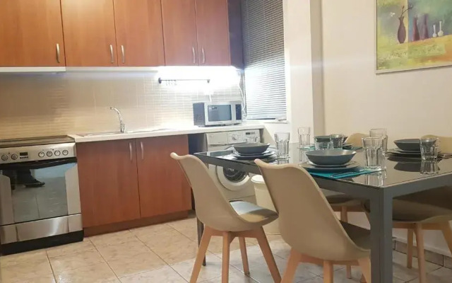 Palette Apartment Champagne - Athens Center, 6 BD, 3 BATH