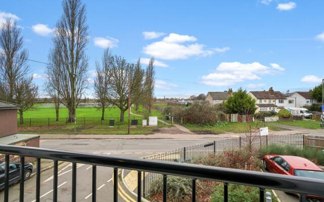 London Heathrow Living Serviced Apartments- Apt 12