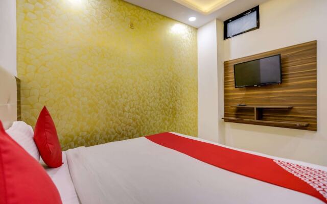 OYO 22825 Hotel Crown Stay inn