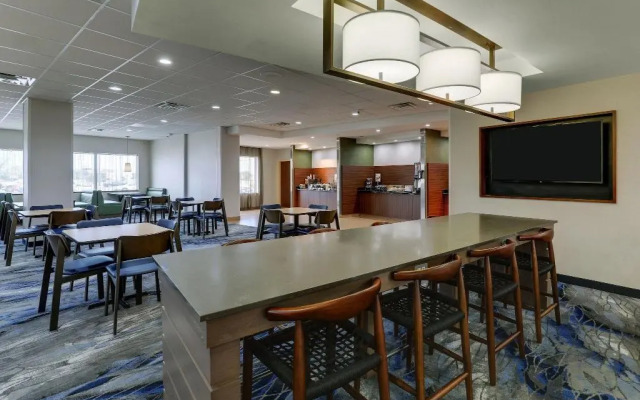 Fairfield Inn & Suites Hutchinson