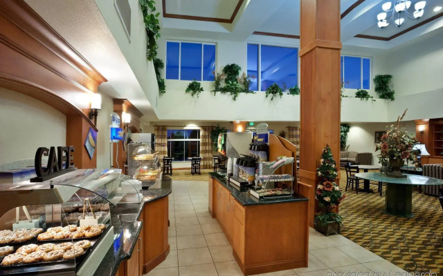 Holiday Inn Express & Suites Nampa - Idaho Center by IHG
