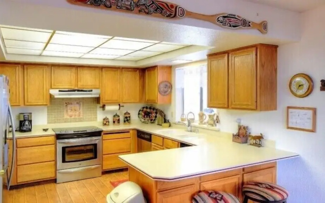 Scenic Wonders Christmas Cabin 3 Bedroom