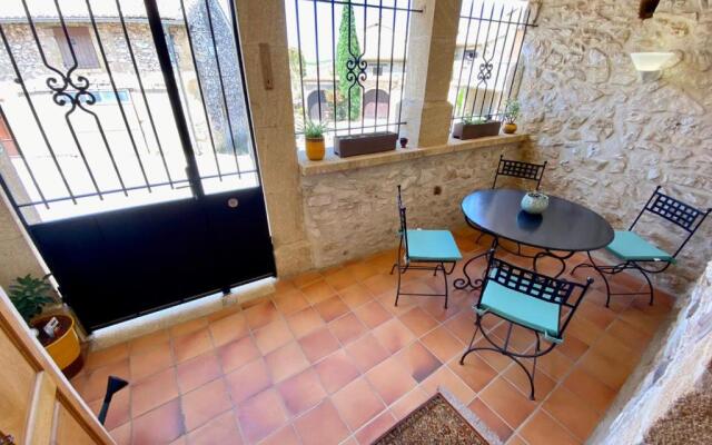 GROOMI - La Pouzilhacoise : Grande demeure avec patio !
