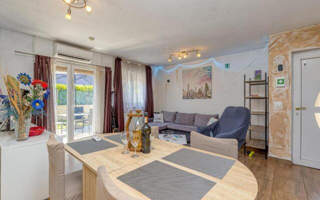 Holiday House Mir