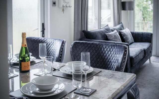 1 Manor Lodge - 3 Bedroom Lodge - Pendine