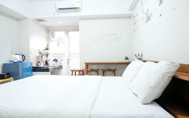 Comfortable Studio Apartment at Green Park View