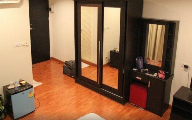 B8 RooMs