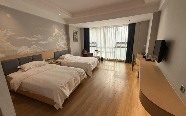 Eastern Kaiyue Business Hotel