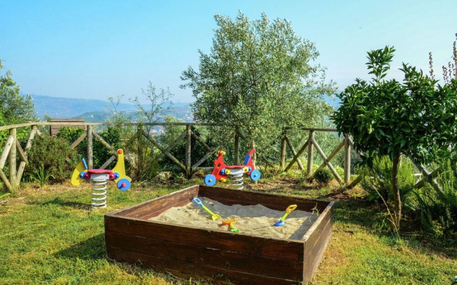 Apartment With Lovely Pool