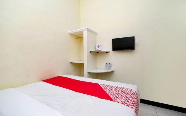 Oyo 2258 Santana Guest House