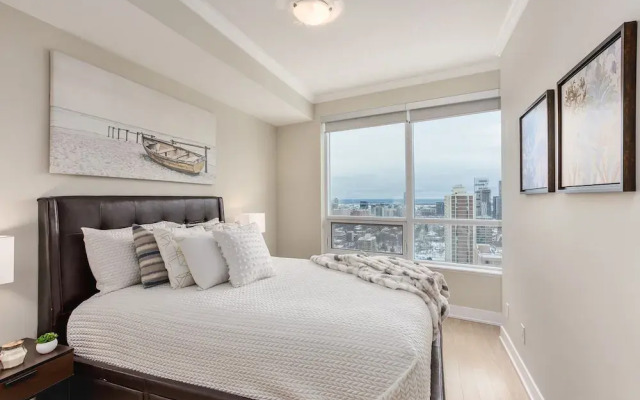 QuickStay - Modern 2-Bedroom Condo, Panoramic City Views