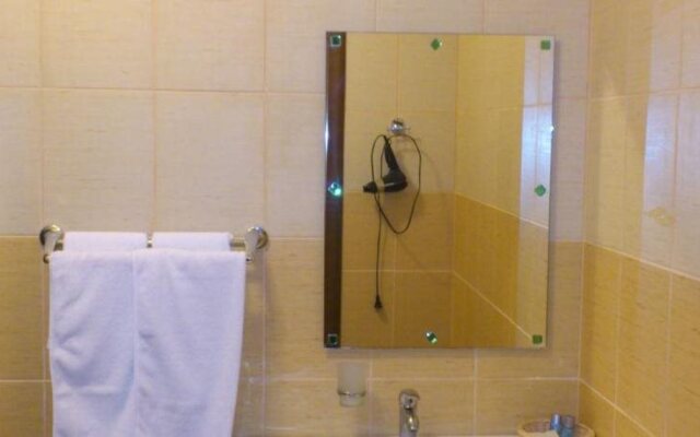 Status Hotel