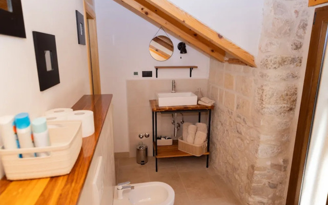 Traditional stone house Tonca