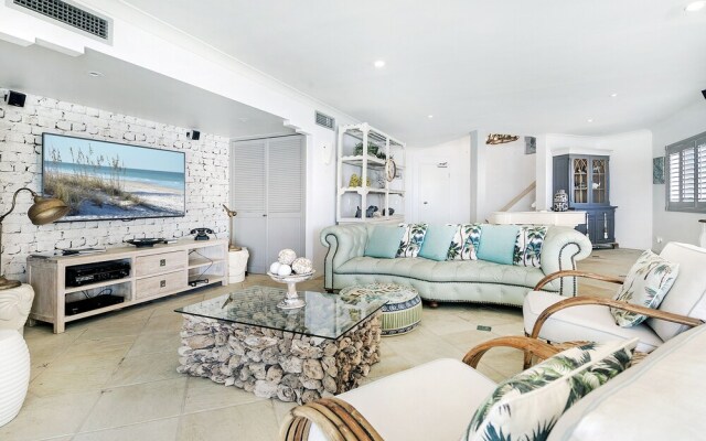 Paros in Paradise Stunning 4 Bedroom Ocean View