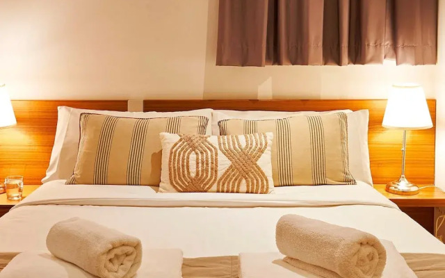 Charming Modern Apt in Trendy Gracia 5PP by Myrentalhost