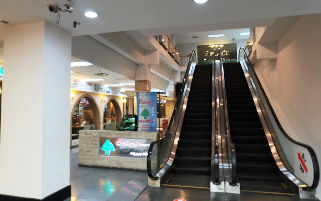 V Place Silom