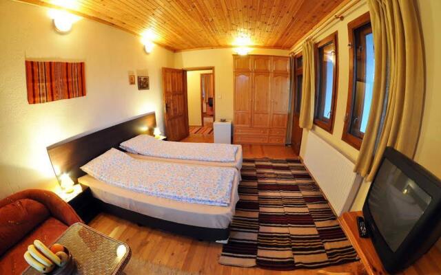 Eco House Family Hotel