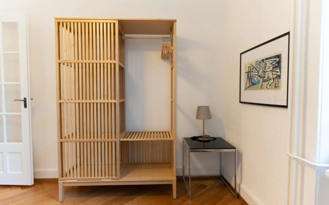 Charmante Altbauwohnung am Rhein – Guest Rooms – Basel