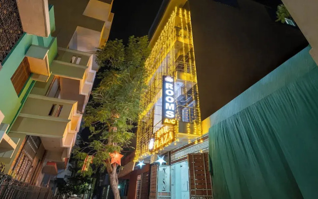 Treebo Royal Plaza,700 Mts From Promenade Beach