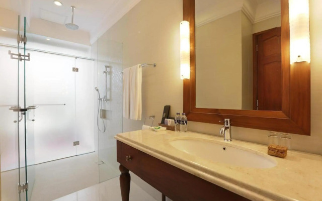 Seminyak Lagoon All Suites Hotel