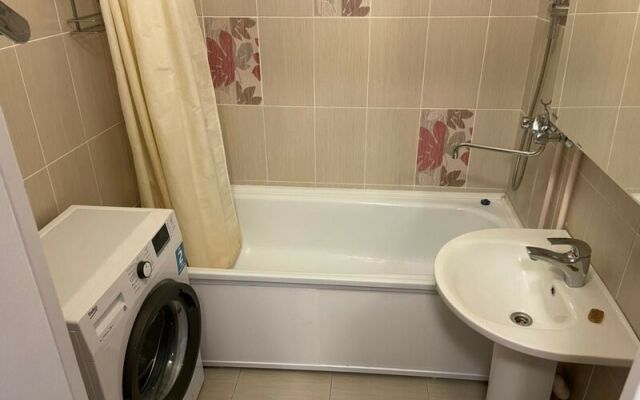 Apartments Kvartirov on str. Respubliki, bld. 37a