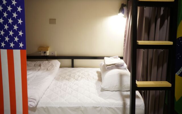 World Inn - Hostel