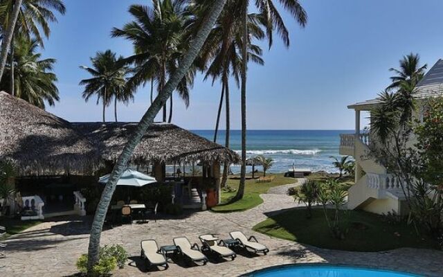 Las Canas Beach Retreat