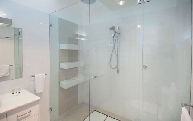 Semaphore Blue Apartments