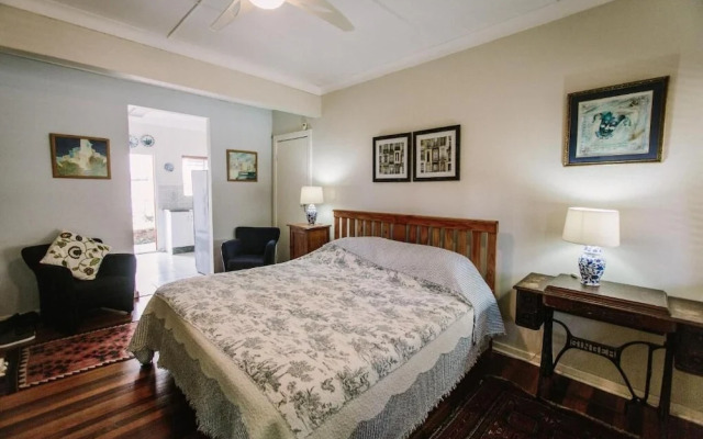 Parrot Peek B&B