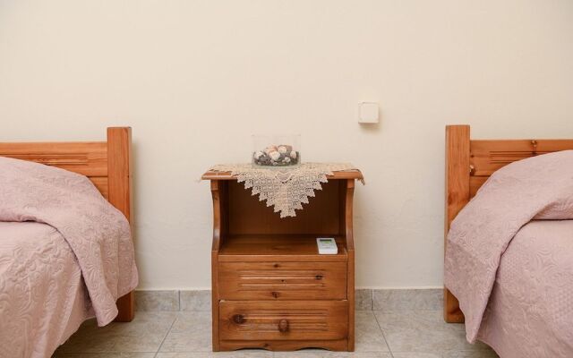 Petrakis Maisonette Near The Sea