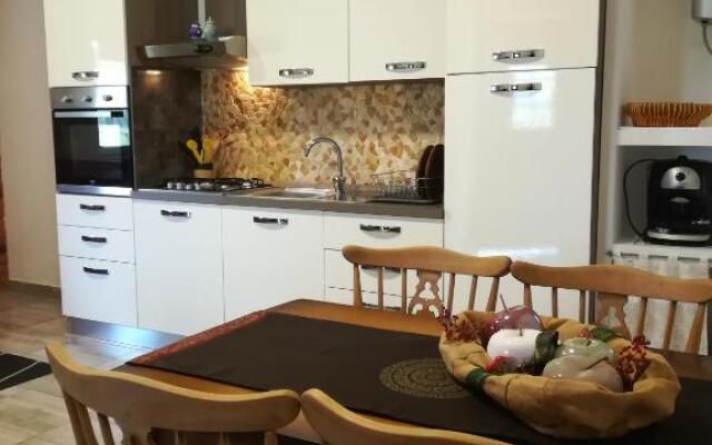 Apartman "Almond house 2"