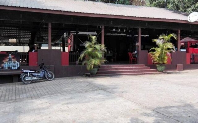 Shwe Than Lyin Hotel  Restaurant