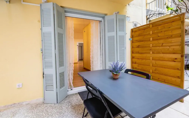 Quiet Apartment With a Garden at Exarcheia