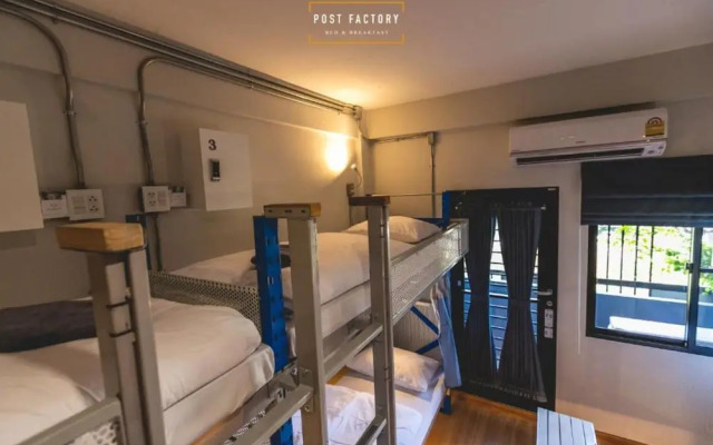 Post Factory Bed & Breakfast Sathorn Hostel - Adults Only