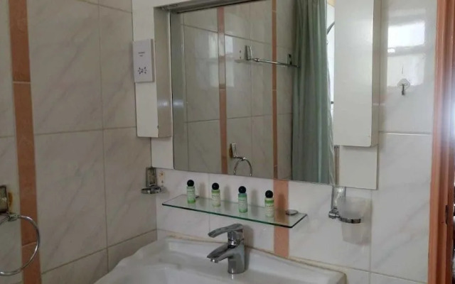 Pinnacle Court Apartments