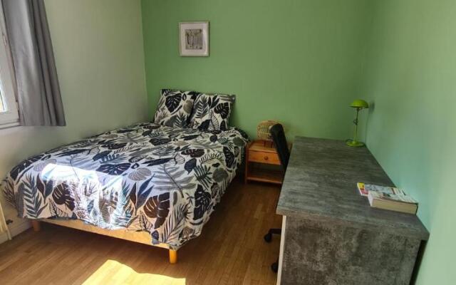 Pom'Verte-près du centre-ville et du lac -parking gratuit