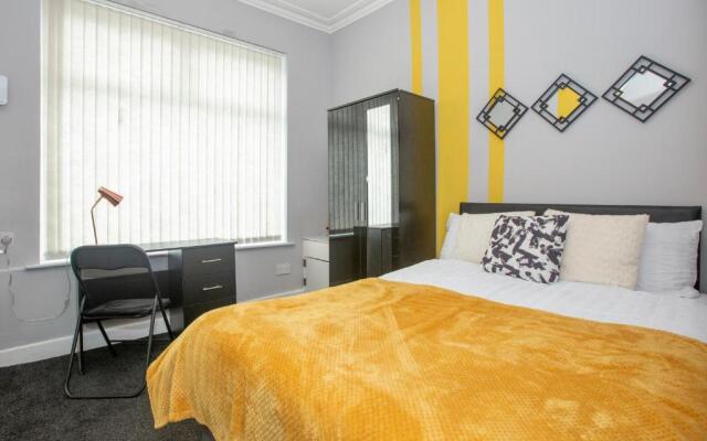 Entire 5 Bed House - Weekly Discounts - By Centre