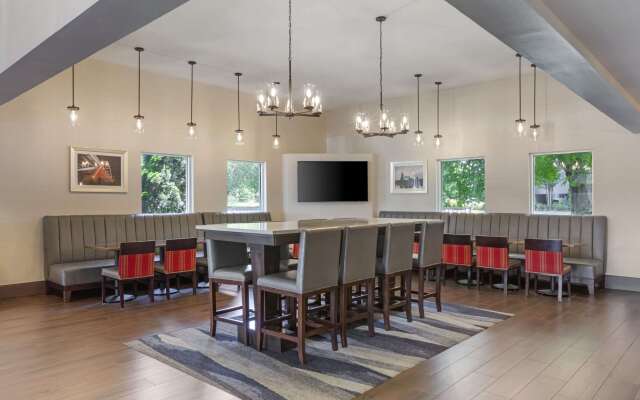 Comfort Suites Nashville Airport - BNA